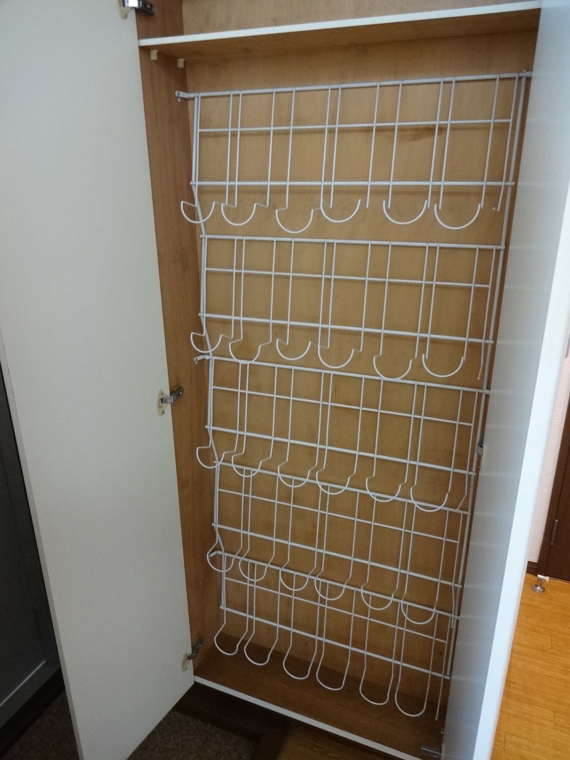 玄関の靴入れです