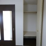 洋室のクローゼットです